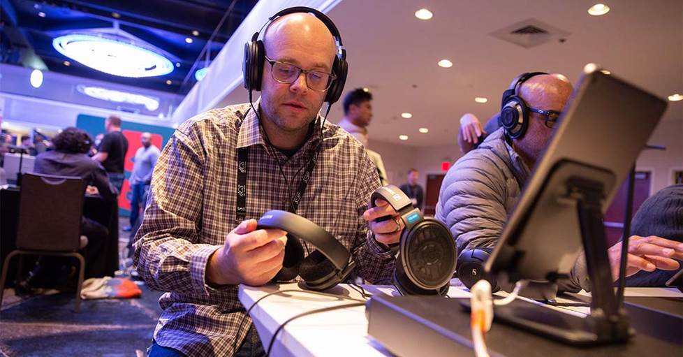 Comparing Sennheiser 600 series headphones